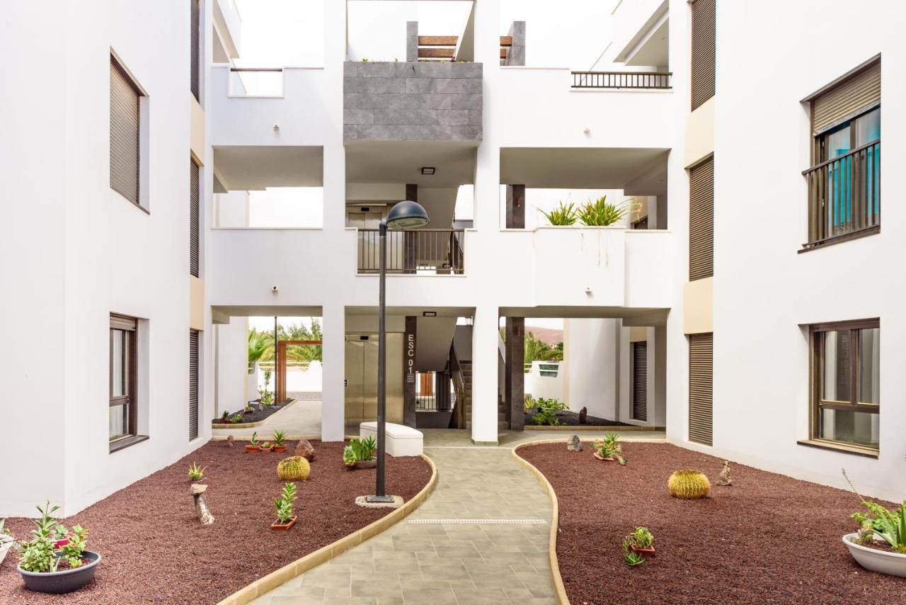 Modern Apartment In Residential Complex With Pools Коста-де-Антигуа Экстерьер фото